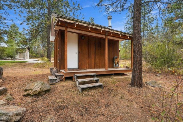 8322 W Cross Cut Rd, Deer Park, WA 99006