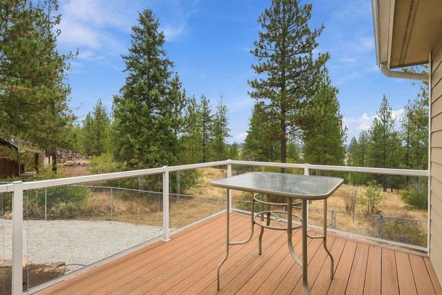 8322 W Cross Cut Rd, Deer Park, WA 99006