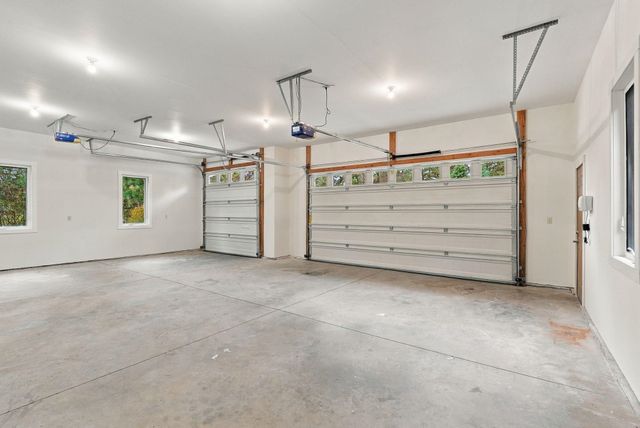 8322 W Cross Cut Rd, Deer Park, WA 99006