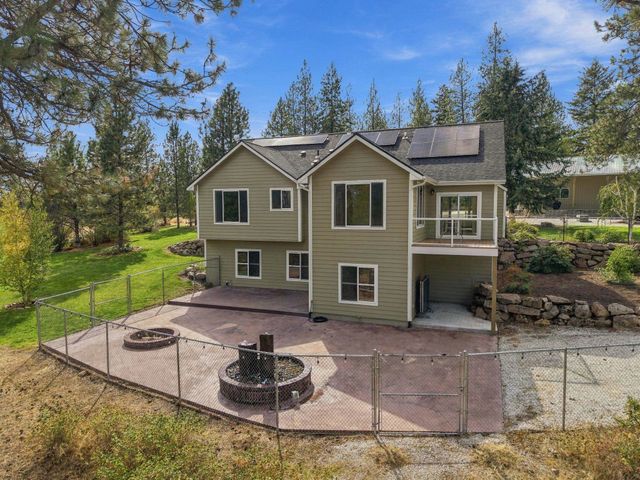 8322 W Cross Cut Rd, Deer Park, WA 99006