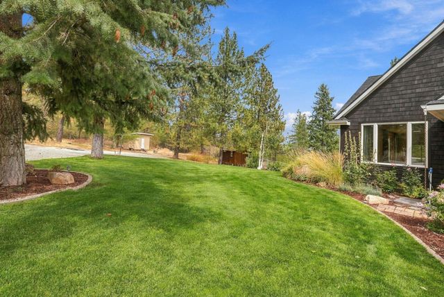 8322 W Cross Cut Rd, Deer Park, WA 99006