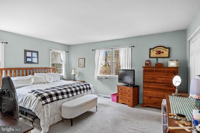 10 NORMANDY DR, Medford, NJ 08055
