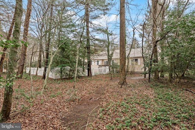 10 NORMANDY DR, Medford, NJ 08055
