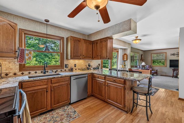 5836 Oakdale COURT, Grafton, WI 53024