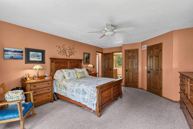 5836 Oakdale COURT, Grafton, WI 53024