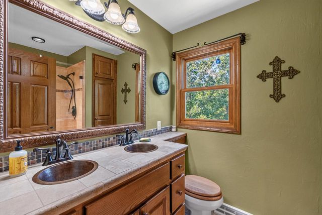 5836 Oakdale COURT, Grafton, WI 53024