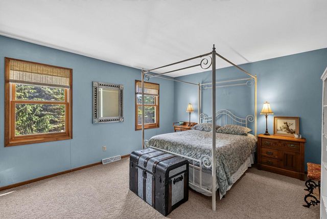 5836 Oakdale COURT, Grafton, WI 53024