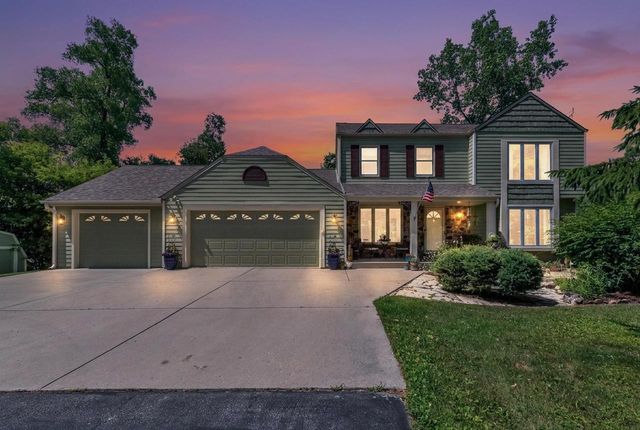 5836 Oakdale COURT, Grafton, WI 53024