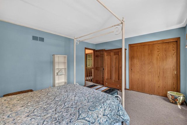 5836 Oakdale COURT, Grafton, WI 53024