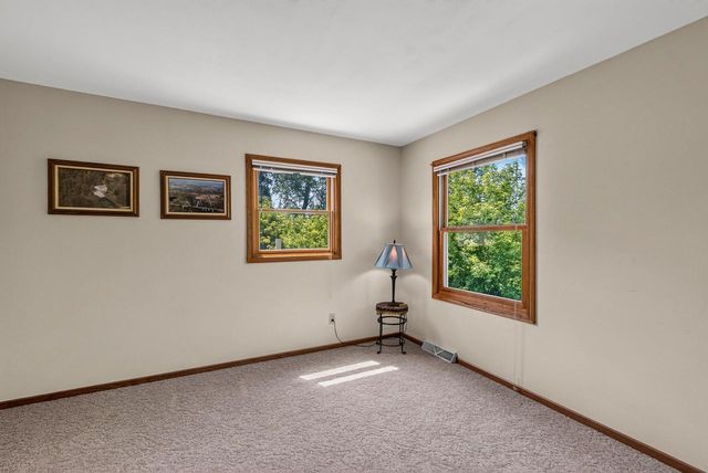 5836 Oakdale COURT, Grafton, WI 53024