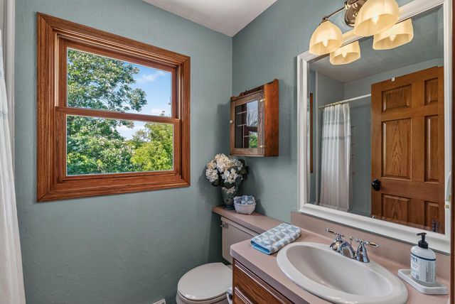 5836 Oakdale COURT, Grafton, WI 53024