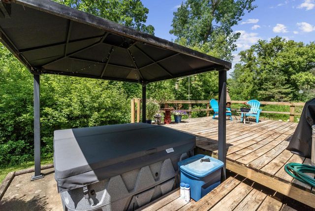 5836 Oakdale COURT, Grafton, WI 53024