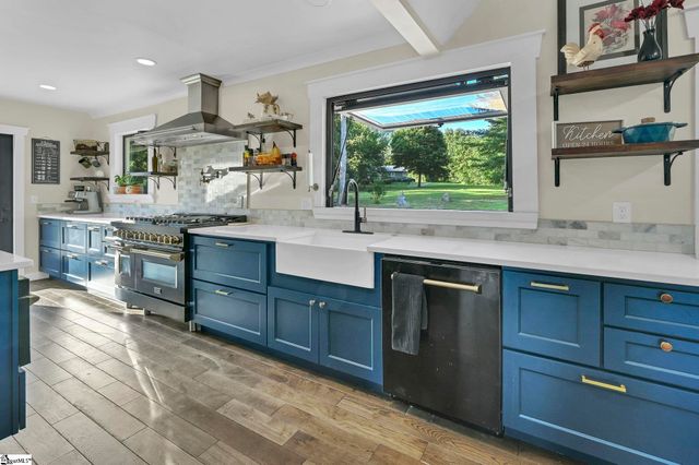 33 Souther Road, Hendersonville, NC 28732