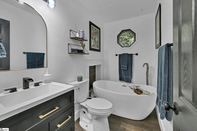 33 Souther Road, Hendersonville, NC 28732