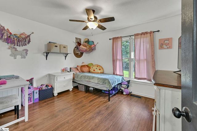 33 Souther Road, Hendersonville, NC 28732
