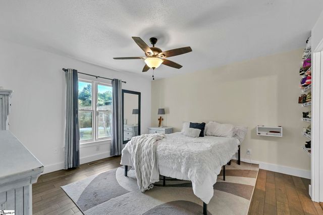 33 Souther Road, Hendersonville, NC 28732