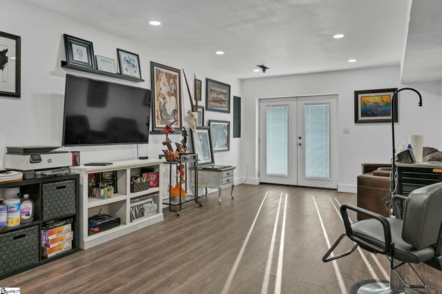 33 Souther Road, Hendersonville, NC 28732