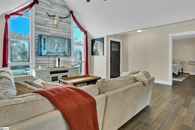 33 Souther Road, Hendersonville, NC 28732