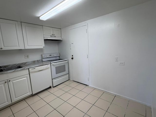3720 Inverrary Drive 1h, Lauderhill, FL 33319