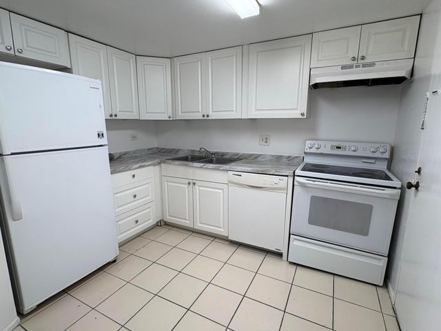3720 Inverrary Drive 1h, Lauderhill, FL 33319