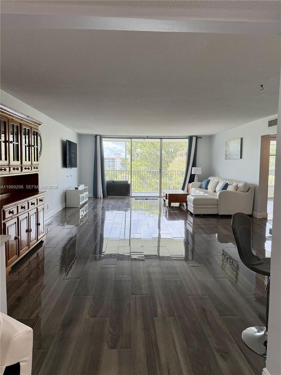 2681 S Course Dr 406, Pompano Beach, FL 33069