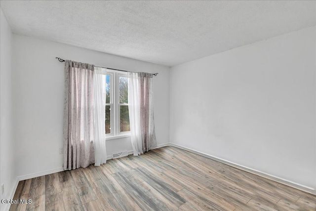 33 Rockefeller Boulevard, East Greenbush, NY 12144