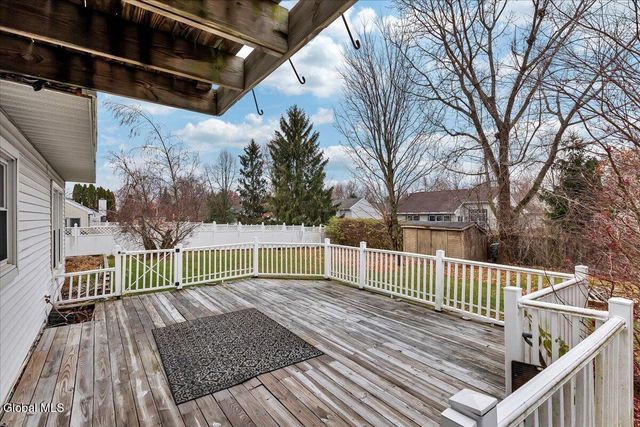 33 Rockefeller Boulevard, East Greenbush, NY 12144