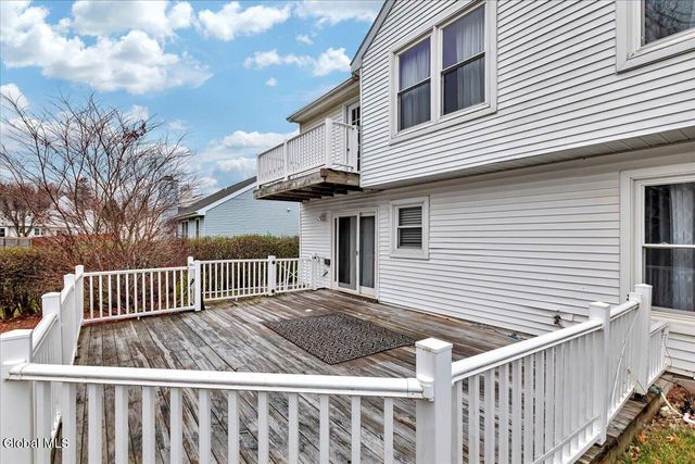 33 Rockefeller Boulevard, East Greenbush, NY 12144