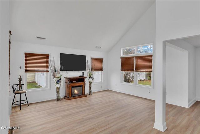 33 Rockefeller Boulevard, East Greenbush, NY 12144