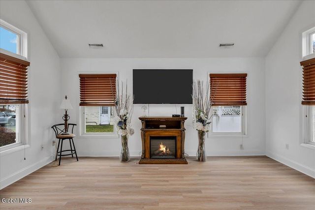 33 Rockefeller Boulevard, East Greenbush, NY 12144