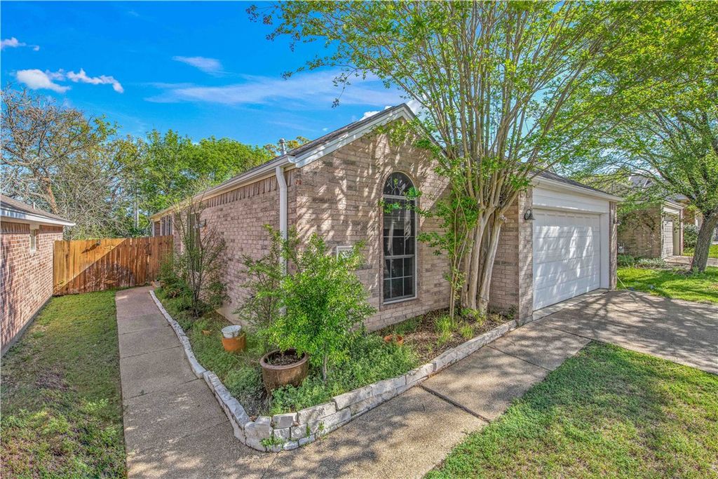 2006 Wilderland, Bryan, TX 77807 — photo 2