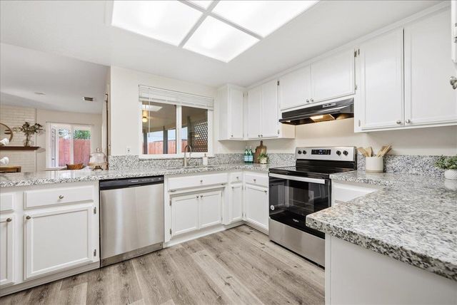 1117 Ravine View Dr, Roseville, CA 95661