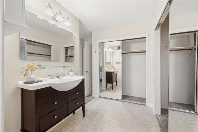 1117 Ravine View Dr, Roseville, CA 95661