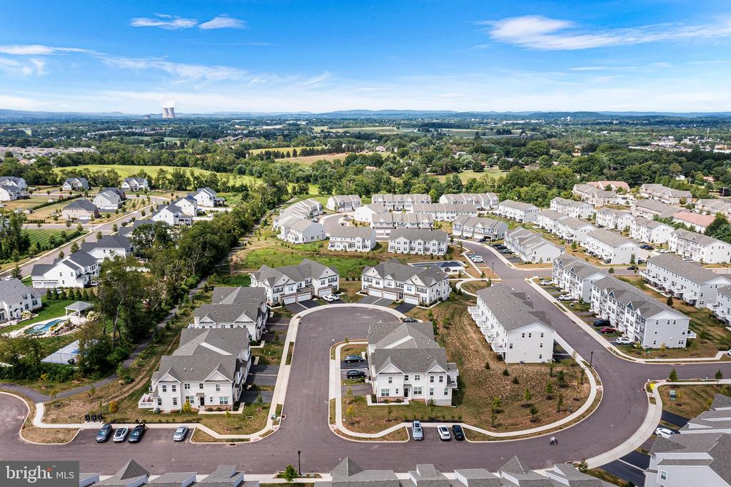 111 PARK VIEW LN, Royersford, PA 19468
