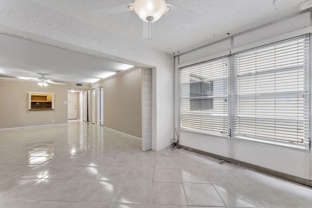 9440 SW 8th Street 318, Boca Raton, FL 33428