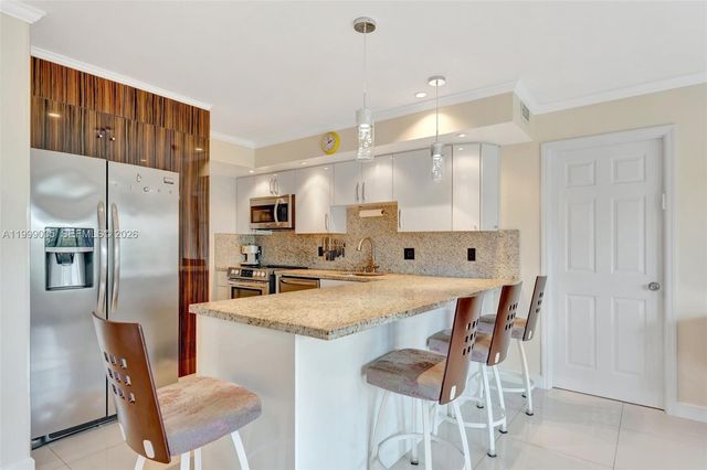 300 Diplomat Pkwy 606, Hallandale Beach, FL 33009