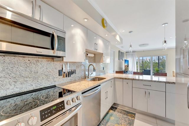 300 Diplomat Pkwy 606, Hallandale Beach, FL 33009