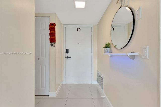 300 Diplomat Pkwy 606, Hallandale Beach, FL 33009