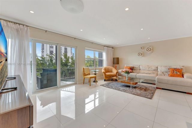 300 Diplomat Pkwy 606, Hallandale Beach, FL 33009