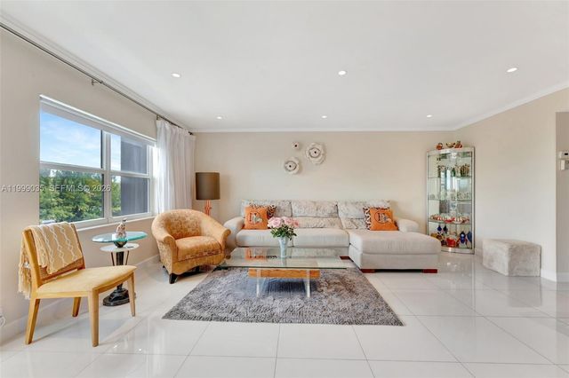 300 Diplomat Pkwy 606, Hallandale Beach, FL 33009