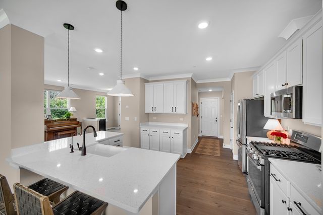 15502 W Springdale Drive, Lockport, IL 60441