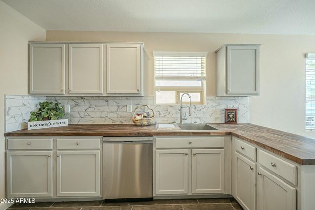 4582 E JADEITE Drive, San Tan Valley, AZ 85143