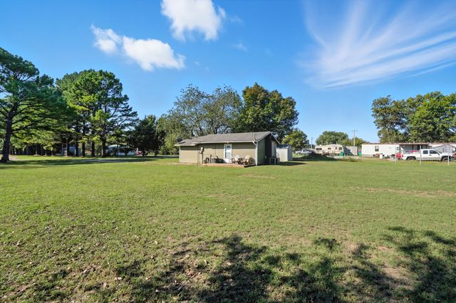 63176 E 282 Road, Grove, OK 74344