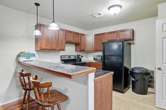 63176 E 282 Road, Grove, OK 74344