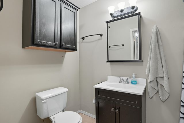 63176 E 282 Road, Grove, OK 74344