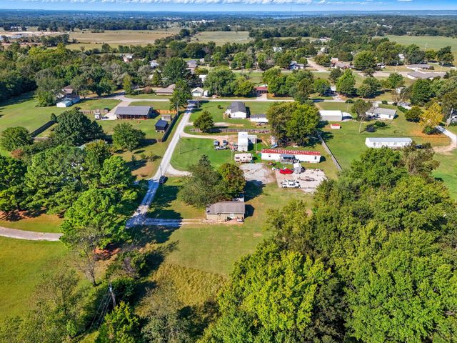 63176 E 282 Road, Grove, OK 74344