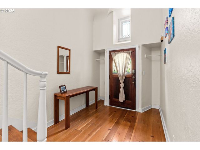 1960 ALDER St, Eugene, OR 97405