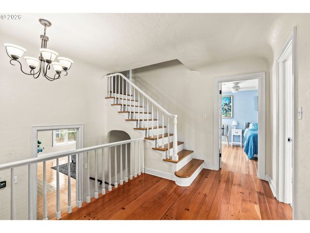 1960 ALDER St, Eugene, OR 97405