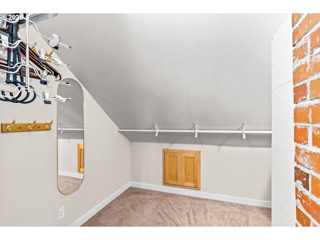 1960 ALDER St, Eugene, OR 97405