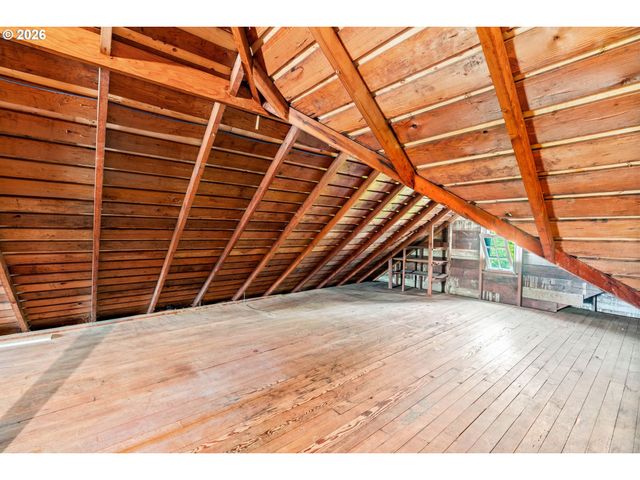 1960 ALDER St, Eugene, OR 97405